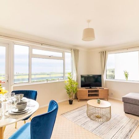 Incredible Sea View 2 Bedroom Beach Apartment Bournemouth Ngoại thất bức ảnh